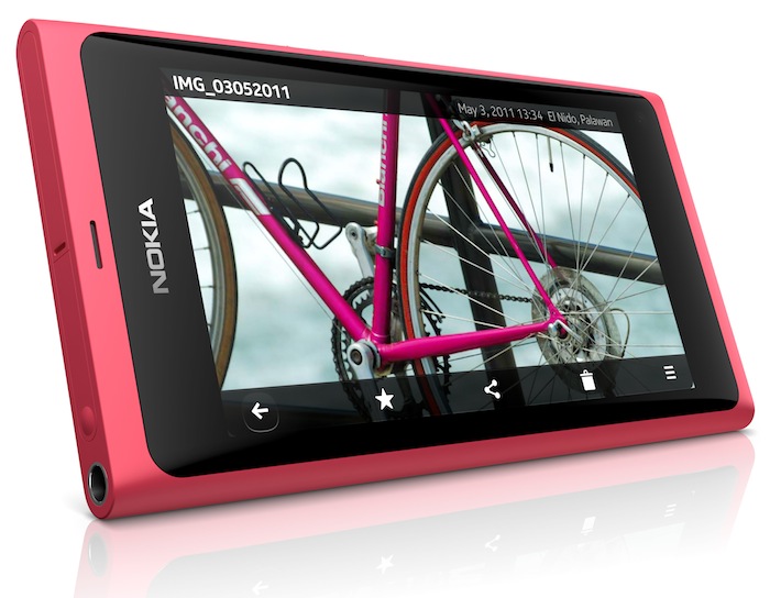 Nokia N9 chính thức ra mắt: MeeGo, màn hình to, không phím bấm
